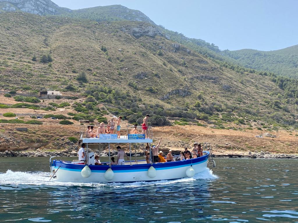 escursioni-barca-isola-del-miele-4